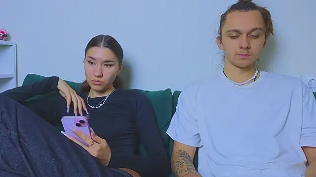 do u know them online show from April 4, 10:02 am