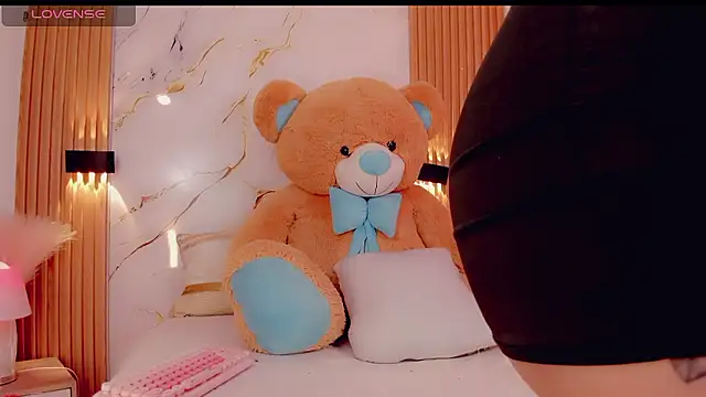 BrendaSquirtx online show from January 18, 5:28 pm