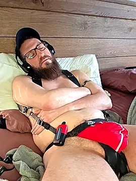 Snapshot of Icebearsticlese chatting on February 9, 3:05 pm Icebearsticlese online show from February 9, 3:05 pm