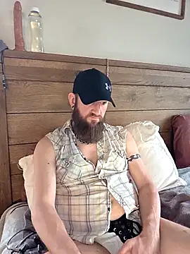 Snapshot of Icebearsticlese chatting on February 13, 10:17 pm Icebearsticlese online show from February 13, 10:17 pm