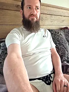 Snapshot of Icebearsticlese chatting on February 28, 10:22 pm Icebearsticlese online show from February 28, 10:22 pm