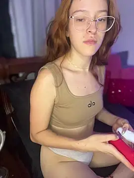 Snapshot of Ginger_Foxy chatting on April 22, 5:10 am Ginger Foxy online show from April 22, 5:10 am