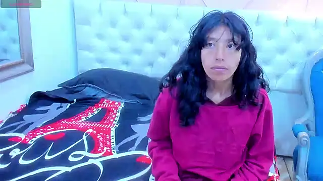 Snapshot of karolinee_66_ chatting on April 26, 4:43 am karolinee 66 online show from April 26, 4:43 am