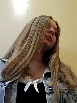 Snapshot of Ekaterina27 chatting on February 28, 7:03 pm Ekaterina27 online show from February 28, 7:03 pm