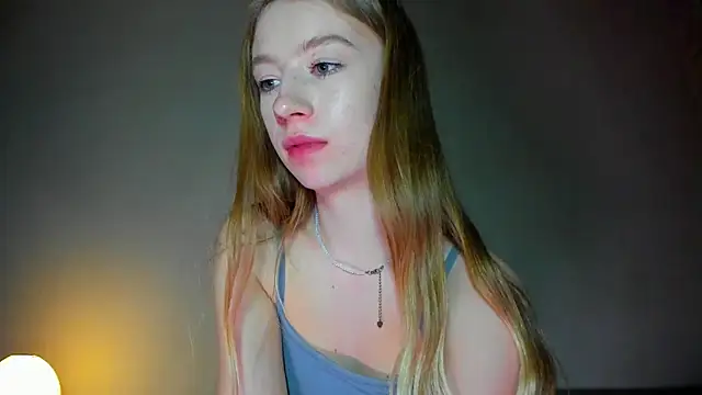 minidivaa  online show from April 5, 9:23 pm