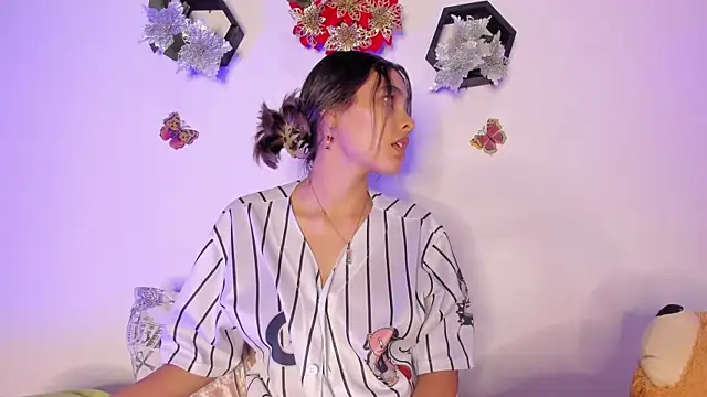 Snapshot of samara_jonness chatting on January 11, 4:48 am samara jonness online show from January 11, 4:48 am