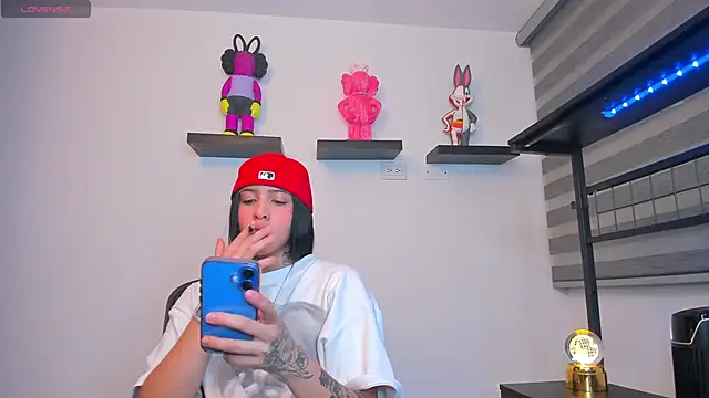 Gangster Girl online show from February 23, 2:42 am