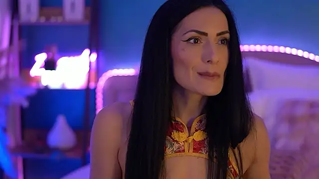 RaisaVawn online show from March 23, 6:50 am