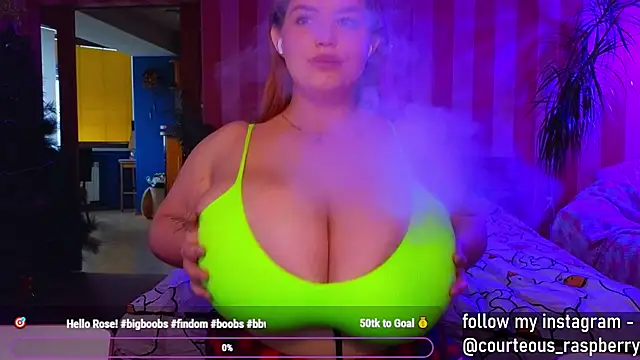 Snapshot of courteous_raspberrry chatting on December 22, 10:17 am courteous raspberrry online show from December 22, 10:17 am