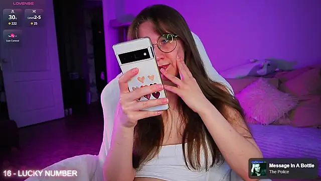 ms allison w online show from April 18, 2:21 pm