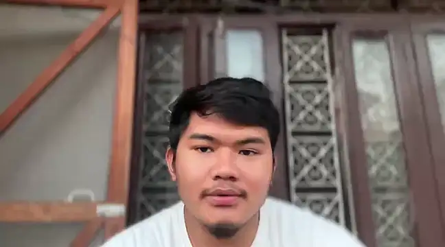 Snapshot of rasbari22 chatting on January 4, 11:43 am rasbari22 online show from January 4, 11:43 am