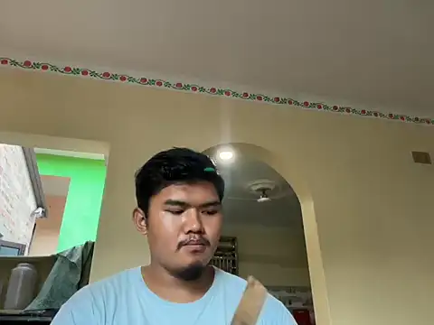 Snapshot of rasbari22 chatting on October 10, 11:31 am rasbari22 online show from October 10, 11:31 am