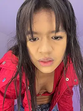 meganthompsonn22 online show from October 15, 5:13 pm