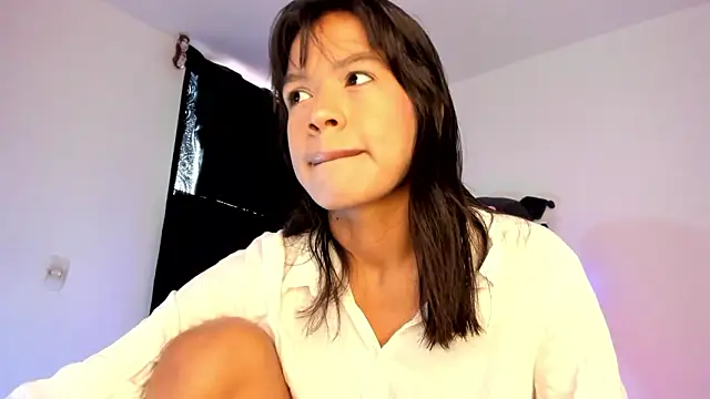 meganthompsonn22 online show from March 9, 12:09 pm