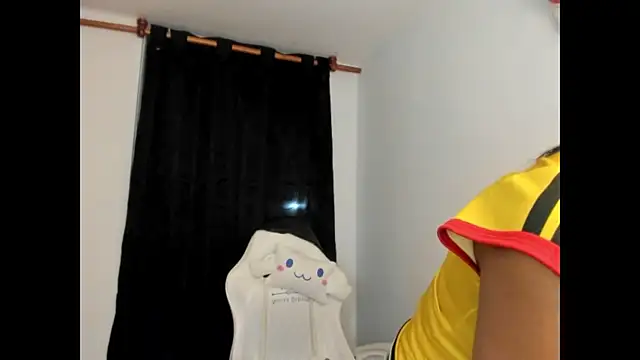 meganthompsonn22 online show from July 8, 5:23 am