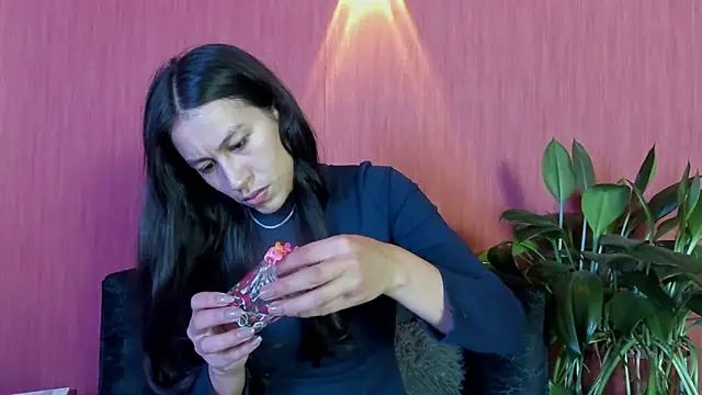 EmiGomez  online show from March 11, 1:39 pm