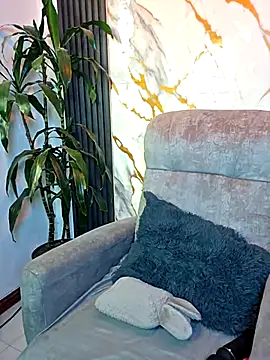 EmiGomez  online show from April 13, 12:54 pm