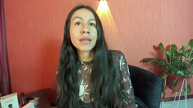 Snapshot of EmiGomez_ chatting on May 11, 2:45 pm EmiGomez online show from May 11, 2:45 pm