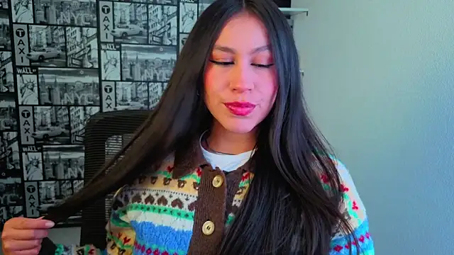 Snapshot of EmiGomez_ chatting on June 8, 3:34 pm EmiGomez online show from June 8, 3:34 pm