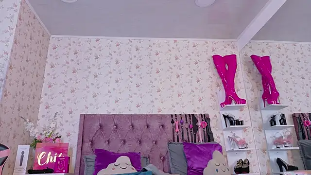 AvrillThomas online show from March 10, 7:08 pm