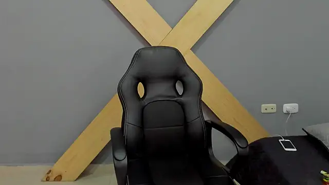 Snapshot of jamesinked_ chatting on December 18, 5:21 pm jamesinked  online show from December 18, 5:21 pm