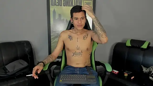 Snapshot of jamesinked_ chatting on February 7, 5:18 pm jamesinked  online show from February 7, 5:18 pm