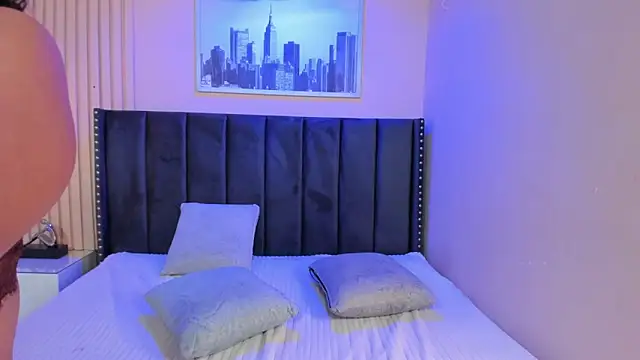 viiolett lee online show from April 10, 8:57 pm