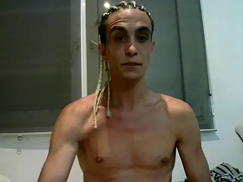 Snapshot of Lepetitmarcel chatting on May 25, 1:39 pm Lepetitmarcel online show from May 25, 1:39 pm