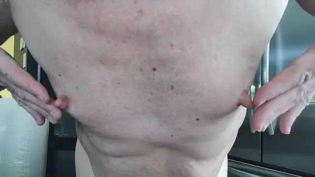Snapshot of Toy-Daddy chatting on May 3, 2:23 pm Toy-Daddy online show from May 3, 2:23 pm