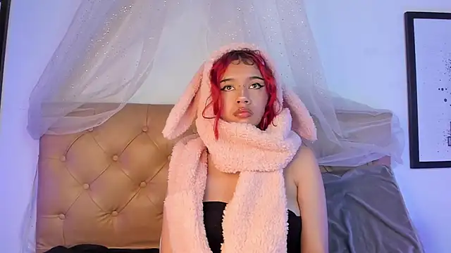 Snapshot of Redpandaa_ chatting on December 28, 5:02 am Redpandaa online show from December 28, 5:02 am