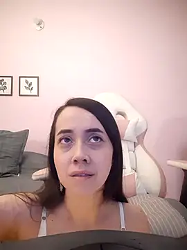 Snapshot of sophie_pazz chatting on June 23, 12:03 pm sophie pazz online show from June 23, 12:03 pm