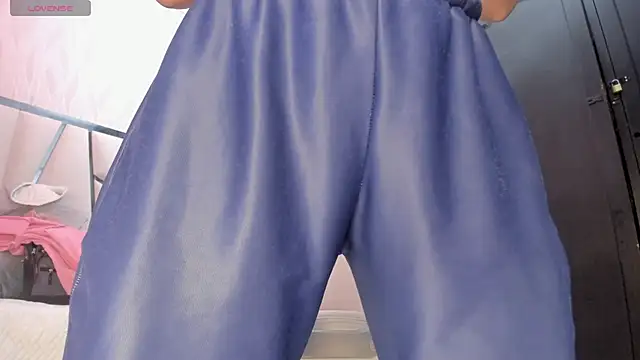 Snapshot of Victoriaa_millers chatting on May 26, 7:10 pm Victoriaa millers online show from May 26, 7:10 pm