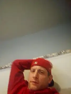 Snapshot of kindbut69 chatting on December 3, 8:05 am kindbut69 online show from December 3, 8:05 am