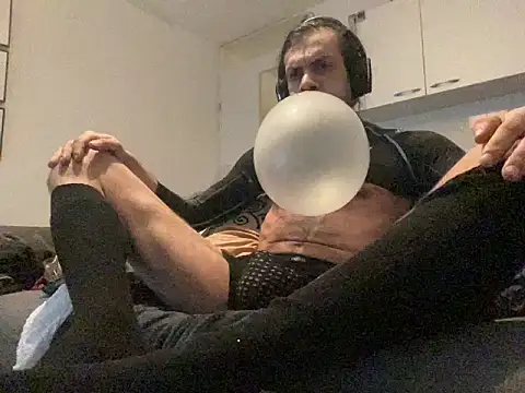 P4RtYBOII92 online show from February 17, 1:51 pm