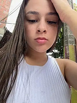 Snapshot of shaina_vasquez chatting on June 20, 6:11 pm shaina vasquez online show from June 20, 6:11 pm