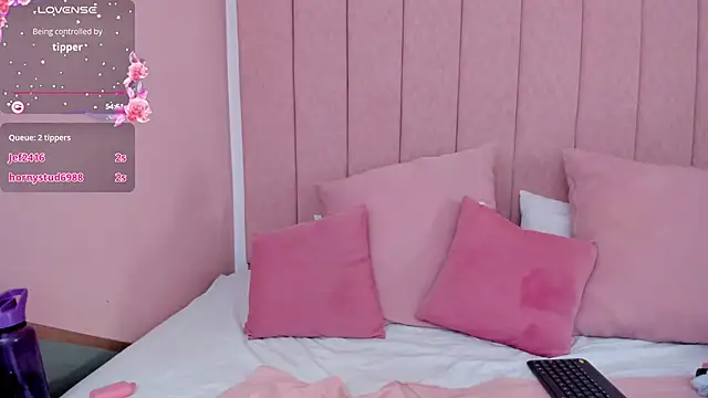 Snapshot of lilith_noahh chatting on December 2, 1:14 am lilith noahh online show from December 2, 1:14 am