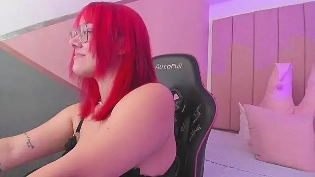 Snapshot of lilith_noahh chatting on December 20, 4:09 am lilith noahh online show from December 20, 4:09 am