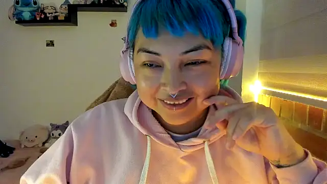 Shaddycute  online show from December 21, 12:56 pm