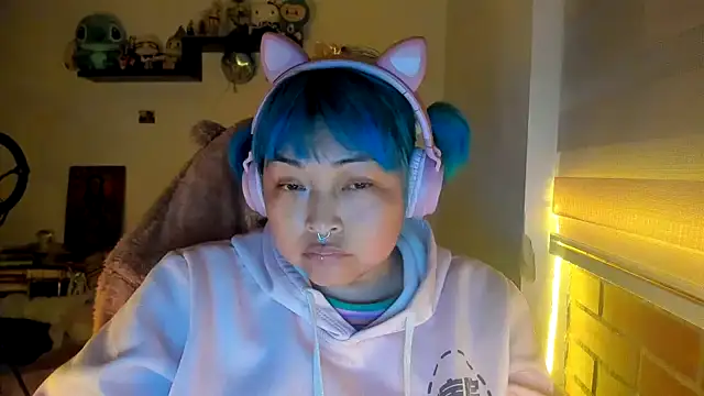 Shaddycute  online show from January 12, 1:33 am