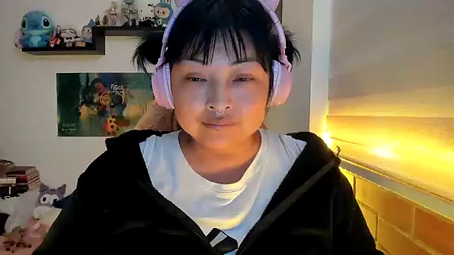 Shaddycute  online show from February 12, 7:53 pm