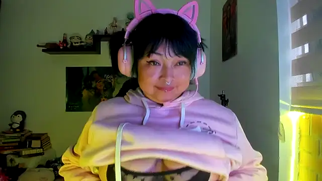 Shaddycute  online show from March 3, 10:37 pm