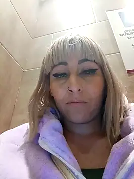 florecita9 online show from December 15, 1:02 am