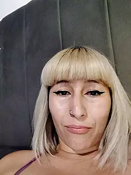 florecita9 online show from January 8, 11:09 pm