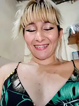 florecita9 online show from January 31, 12:06 am