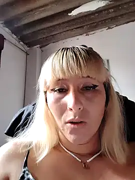 florecita9 online show from February 22, 7:14 pm