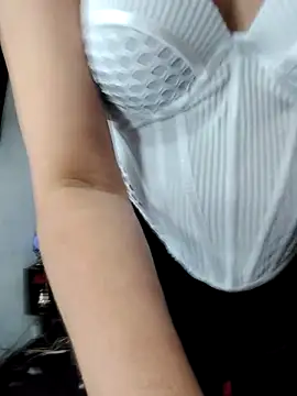 florecita9 online show from March 8, 6:26 pm