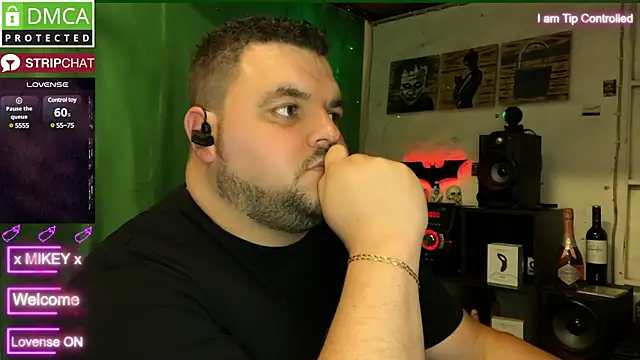 Snapshot of Mikey-HH chatting on December 10, 10:28 am Mikey-HH online show from December 10, 10:28 am