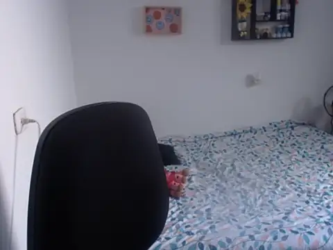 HannaKlein online show from December 11, 1:39 pm