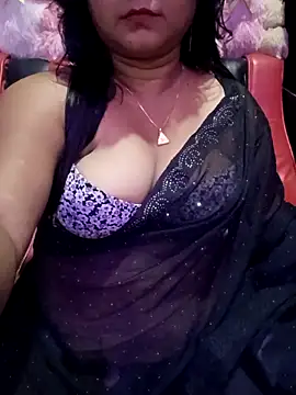 Snapshot of ella_mariya chatting on June 6, 10:53 am ella mariya online show from June 6, 10:53 am