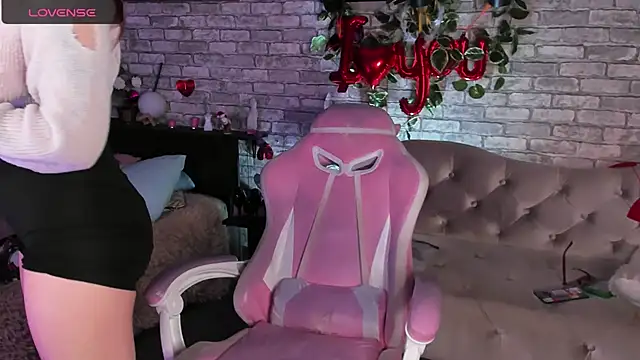 Snapshot of Alex_Howell chatting on March 12, 4:19 am Alex Howell online show from March 12, 4:19 am